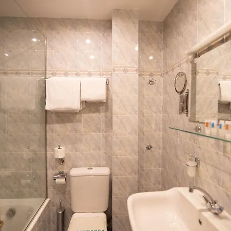 Otel Nidimos 3*