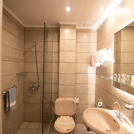 Otel Nidimos 3*