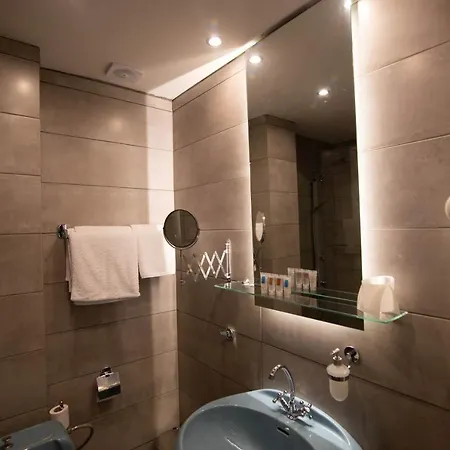 Otel Nidimos 3*
