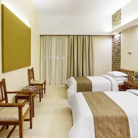 Nidimos Hotel 3*